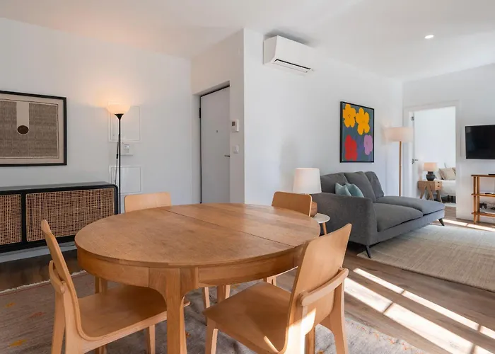 2Bdr Cozy Apartment In Graca By Lovelystay