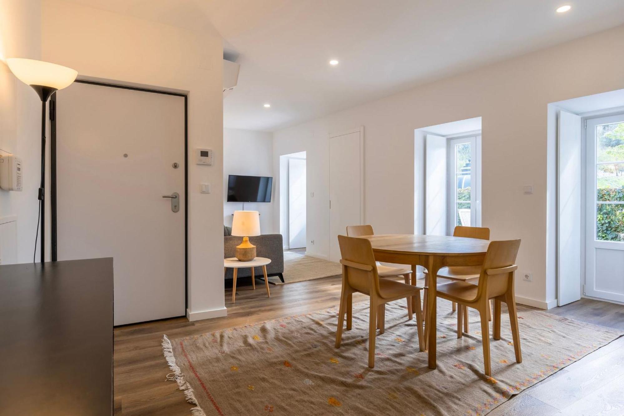 2bdr Cozy In Graca By Lovelystay