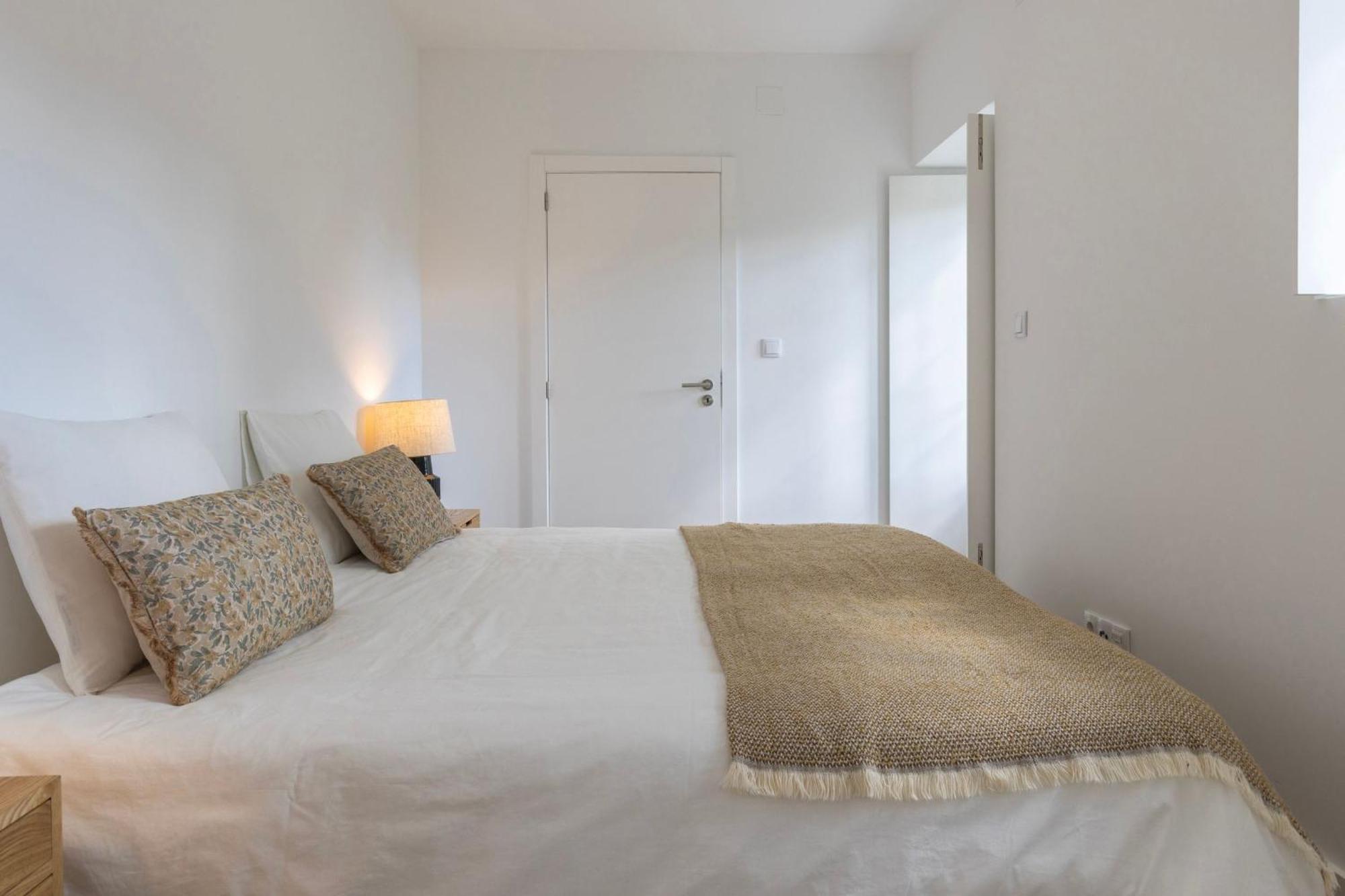 2bdr Cozy In Graca By Lovelystay Apartment